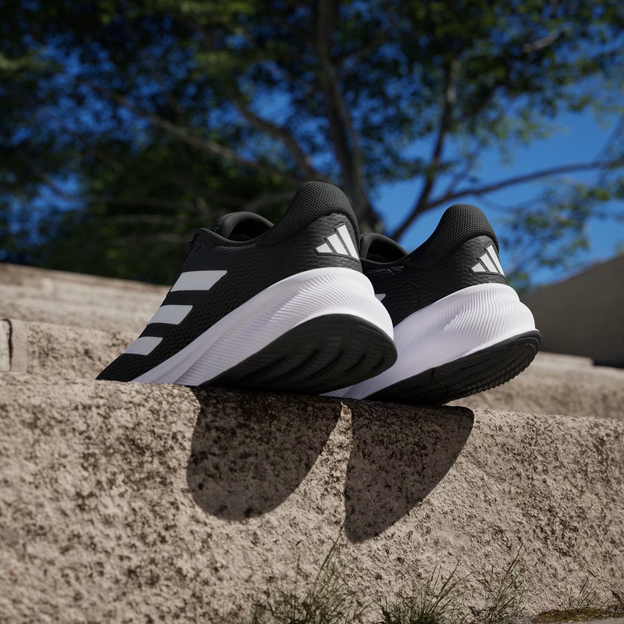 Zapatillas_Response_Negro_IH6007_HM6 JPRG