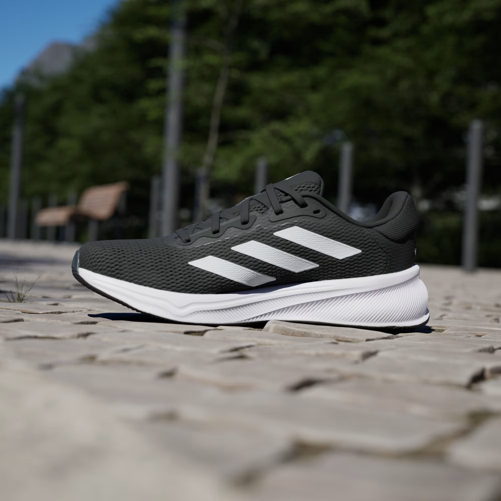 Zapatillas_Response_Negro_IH6007_HM7 JPRG